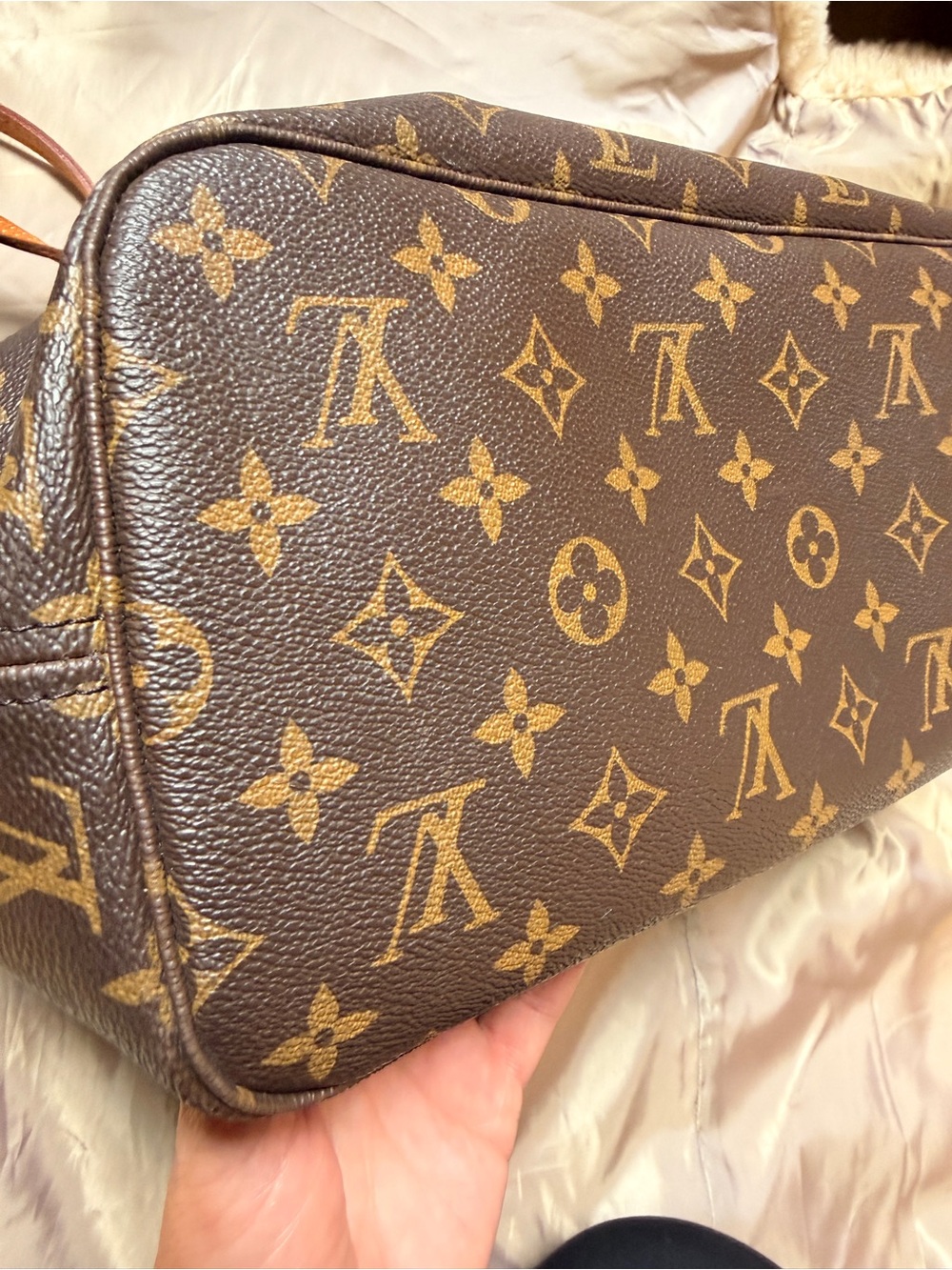 2014 Louis Vuitton Canvas Neverfull MM Tote in Brown - Picture 4 of 14